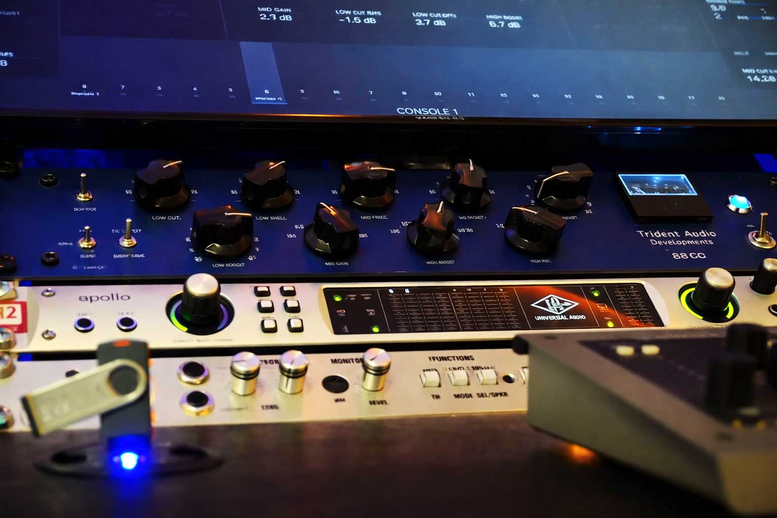 Tonstudio Signalweg: Apollo, Vorverstärker und Outboard in der Regie — BGmusic Klein-Winternheim bei Mainz